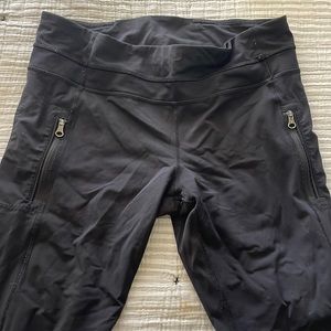 Size 10 mesh cutout lululemon winder under leggings. Great shape!